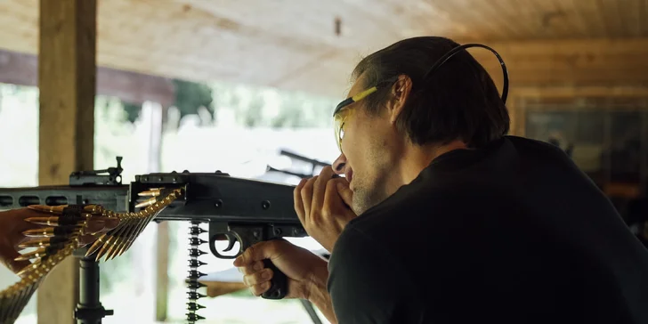 Na své si přijdou začátečníci, fajnšmekři, obdivovatelé zbraní 20. století i neohrožených sniperů. 