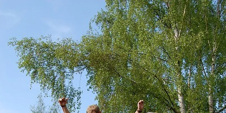 Hodina adrenalinu na skákacích botách pro dva
