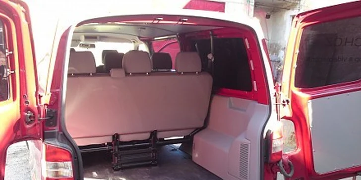 550Kč za pronájem Volkswagen Transporter 2.0D, 9 míst, v hodnotě 2 280Kč