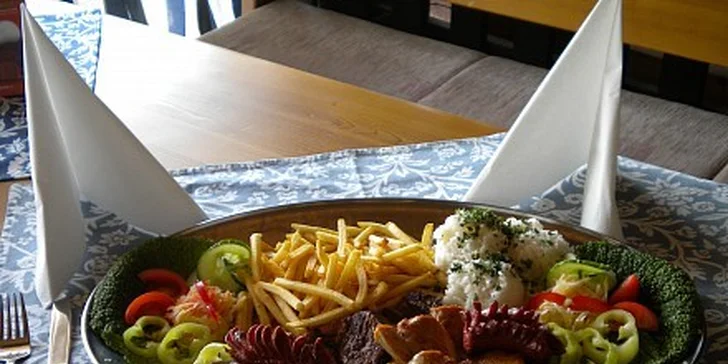 195 Kč za menu pro 2 osoby ve sklepní restauraci Záviš z Falkenjštejna