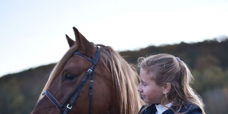 Nejkrásnější pohled na svět je z koňského hřbetu: péče o koně i vyjížďka