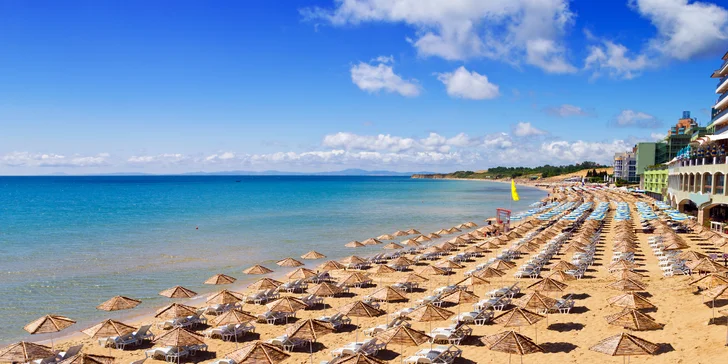 Letecky na Slunečné pobřeží: 7 nocí s all inclusive, cca 260 m od pláže