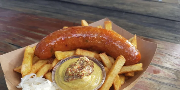 Holandská husí klobása, hranolky i pivo na farmářských trzích na Kulaťáku