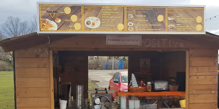 Holandské hranolky s pochoutkou podle výběru na Vítězném náměstí
