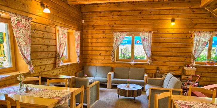 Snídaně jsou dle obsazenosti bufetové nebo servírované.