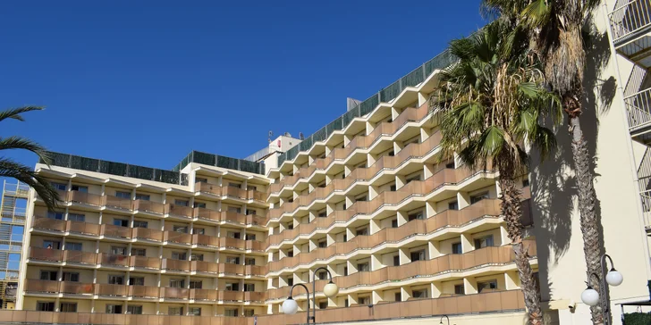 7 nocí ve 4* hotelu na Costa Brava s polopenzí; 1. dítě do 12,99 let zdarma