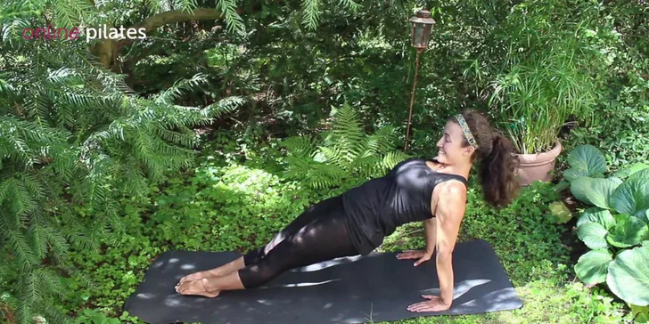 Online pilates: cvičte celý měsíc z pohodlí domova