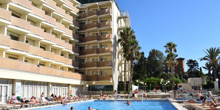 Dovolená ve 4* hotelu na Costa Brava s polopenzí; 1. dítě do 13,99 let zdarma, 2. dítě do 13,99 let 50%