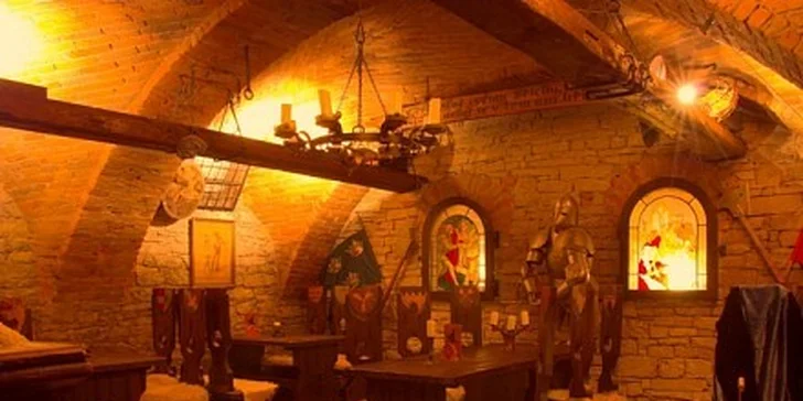 Při koupi pizzy v hodnotě 159 Kč je druhá pizza v hodnotě 119 Kč zdarma