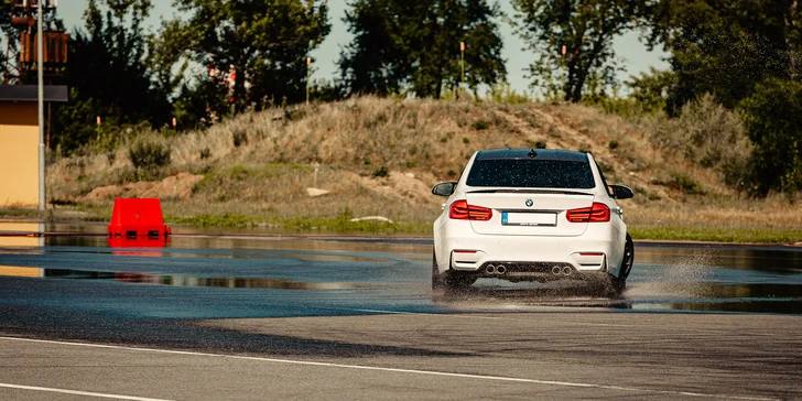 Škola S-drive má skvělé hodnocení.