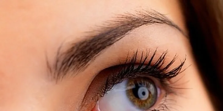 900 Kč za neodolatelnou nabídku v prodlužování řas metodou B - Lashes