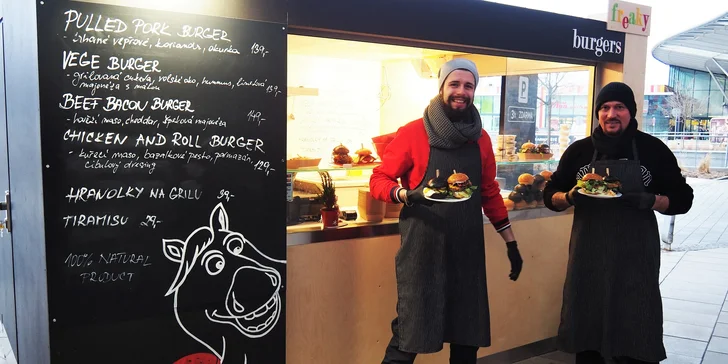 Burger ve Freaky burgers dle výběru: hovězí, kuřecí, vepřový i vegetariánský
