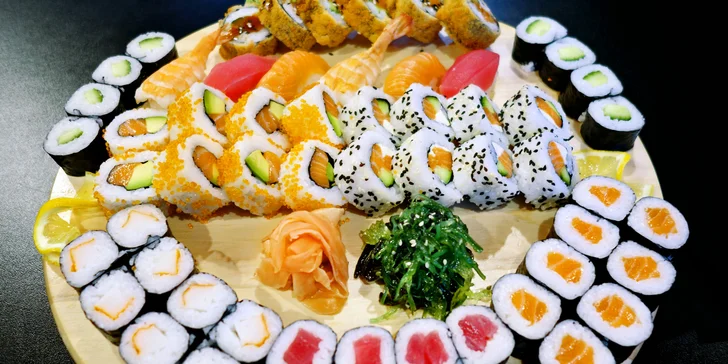 Asijská restaurace: 38 až 60 ks sushi s lososem, tuňákem i avokádem