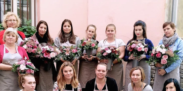 Floristické kurzy: Uvažte si kytici nebo květinovou čelenku a náramek