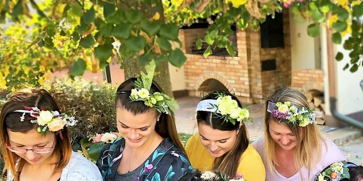 Floristické kurzy: Uvažte si kytici nebo květinovou čelenku a náramek