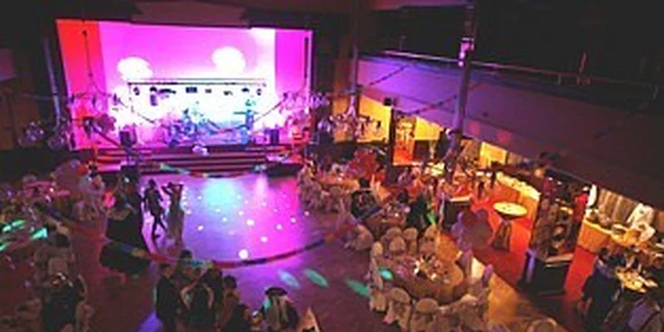 300 Kč za vstupné + 1 míchaný drink na společenský večer dne 13. 5. 2011