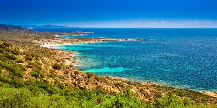 Za krásami Korsiky na 7 nocí: doprava, průvodce, výlety, bazén i relax na krásných plážích