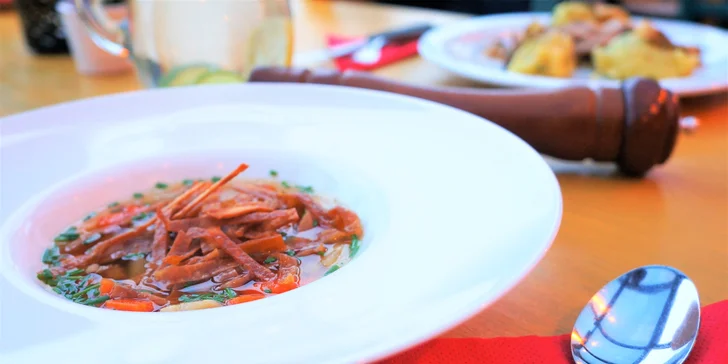 Oslavte Valentýna večeří: menu s panenskou svíčkovou a lososem