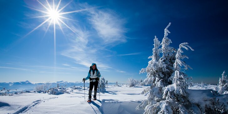 Na sněžnicích do divočiny: výlety s průvodcem po harrachovských stezkách