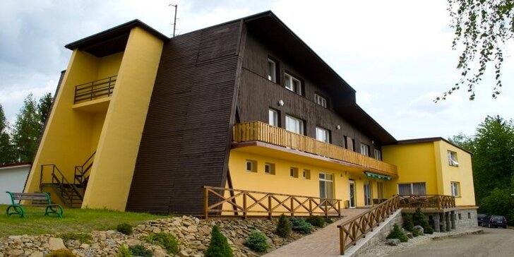 Horský hotel v Beskydech: bohatá polopenze, neomezený bazén a výlety s pobytem pro dítě do 10,9 let zdarma