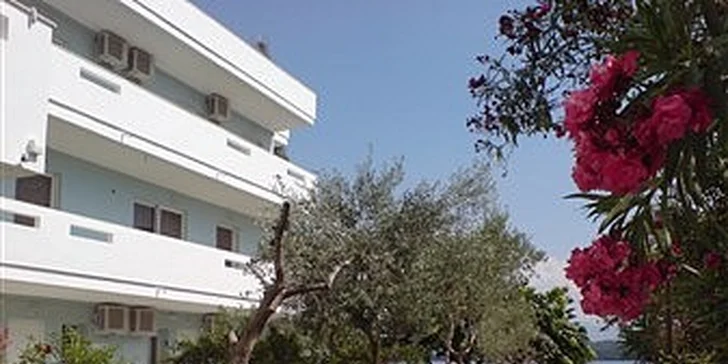 17980 Kč za Řecko-Lefkada-letecký pobyt pro 2 os. v hotelu SeaView***