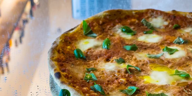 Pořádně se najezte: pizza z IL Mondo i varianta s rozvozem a Coca-Colou