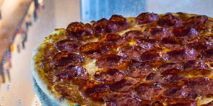 Pořádně se najezte: pizza z IL Mondo i varianta s rozvozem a Coca-Colou