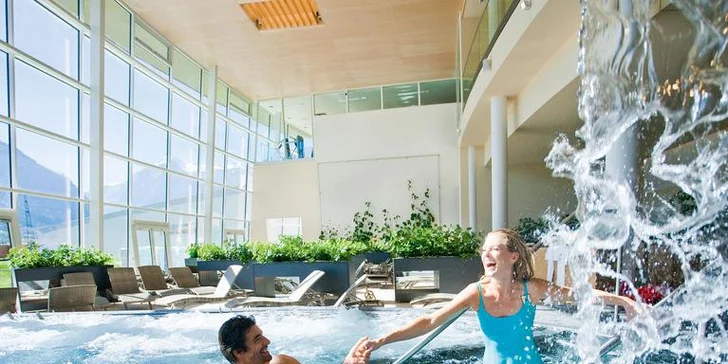 Zábava a relaxace v obřím alpském komplexu Tauern SPA s 11 bazény