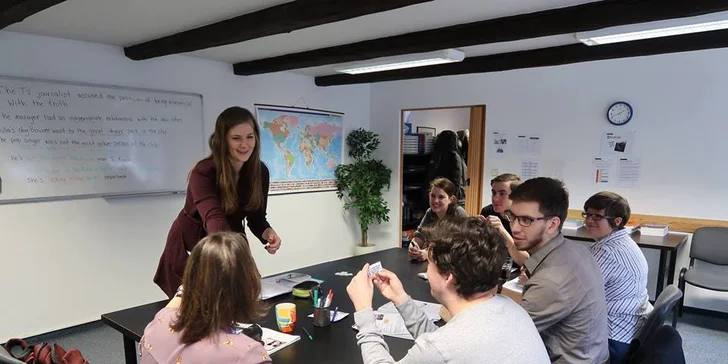 Odpolední kurz angličtiny v TEFL Worldwide pro mírně pokročilé
