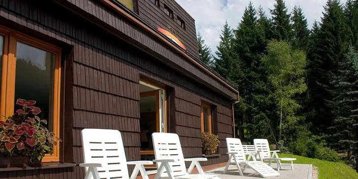 Wellness relax Beskydech: hotel u lesa, bazén, sauna i večeře při svíčkách