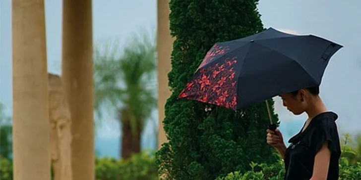 270 Kč za poukaz na nákup designových deštníků Brella v hodnotě 540 Kč