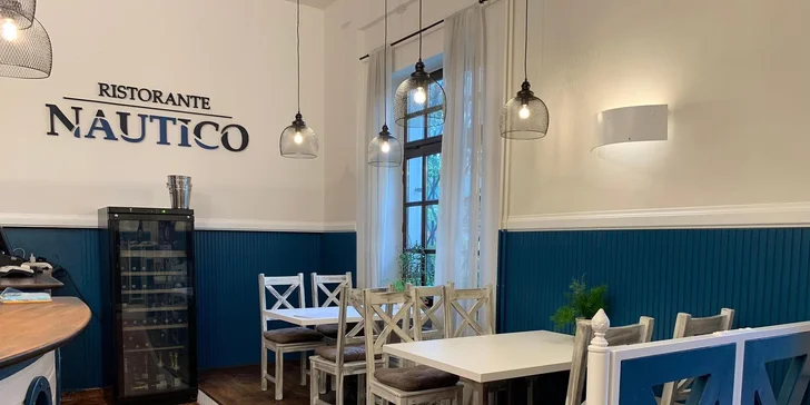 Budova, ve které se restaurace nachází, sloužila v minulosti jako důstojnická jídelna a strážnice s vězením. 
