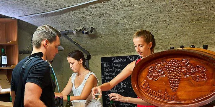 Vychutnávejte plnými doušky: degustace vína i hodina "all you can drink"