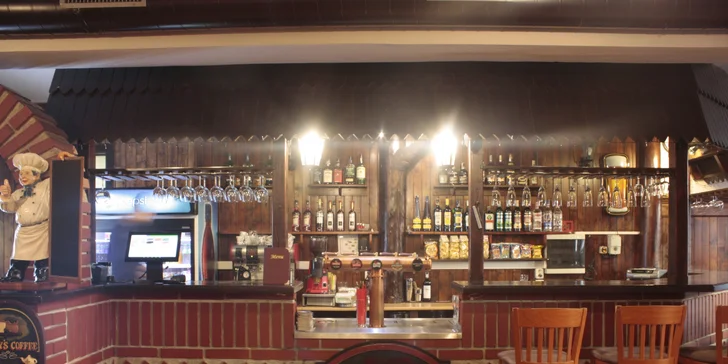 Krůtí nebo hovězí burger, omáčka, hranolky a pivo pro 1 i 2 osoby