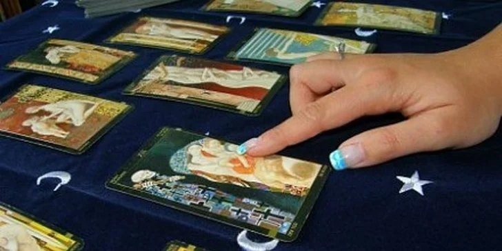 210 Kč za výklad tarotu v původní hodnotě 300 Kč