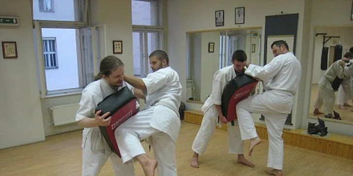399 Kč za měsíční trénink původního okinawského karate v hodnotě 1200 Kč