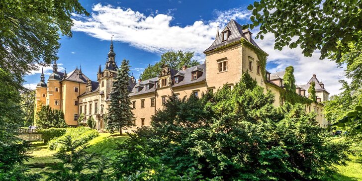 Wellness pobyt na romantickém zámku v Polsku: polopenze, relax i sport