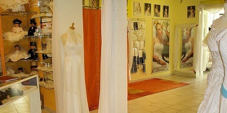7000 Kč za půjčovné svatebních šatů St. Patrick, Jasmine Fashion 2011