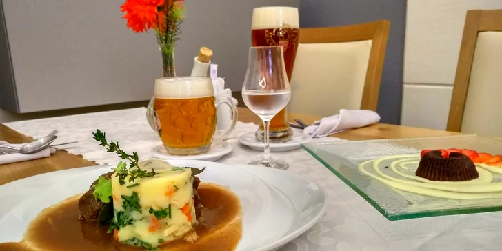 Vepřová líčka na víně s bramborovým pyré i ochutnávka piv pro dva