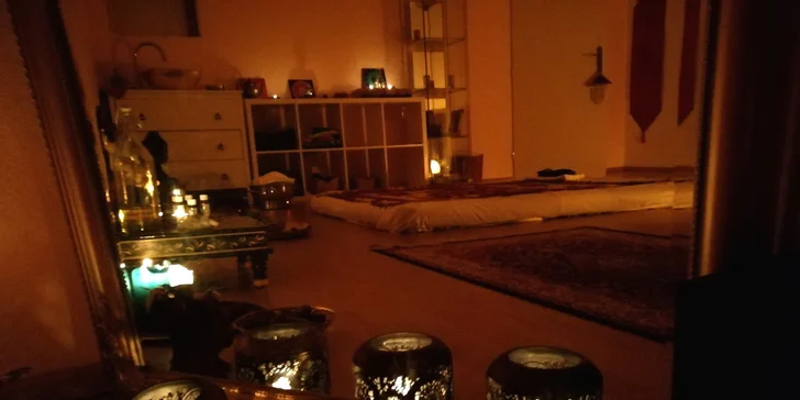 Voňavé uvolnění: hodinová regenerační aroma masáž