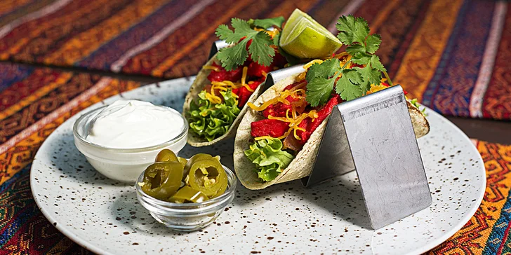 Indicko-mexická restaurace přímo v centru: polední menu s polévkou pro 1–2