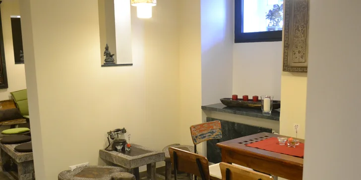 Švýcarské pokušení: sýrové fondue nebo raclette v Bali cafe pro 2 osoby