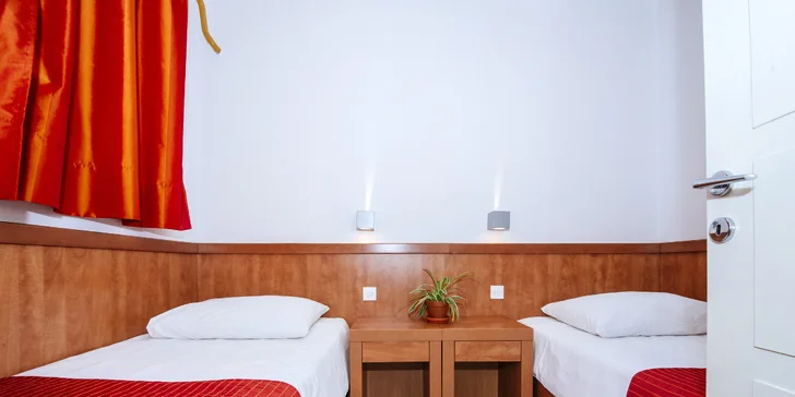 Štúdiá sú pre 2 osoby, apartmány až pre 5 osôb.