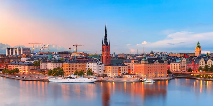 Zájemci mohou navštívit zábavní park Gröna Lund nebo akvárium Aquria Vattenmuseum.
