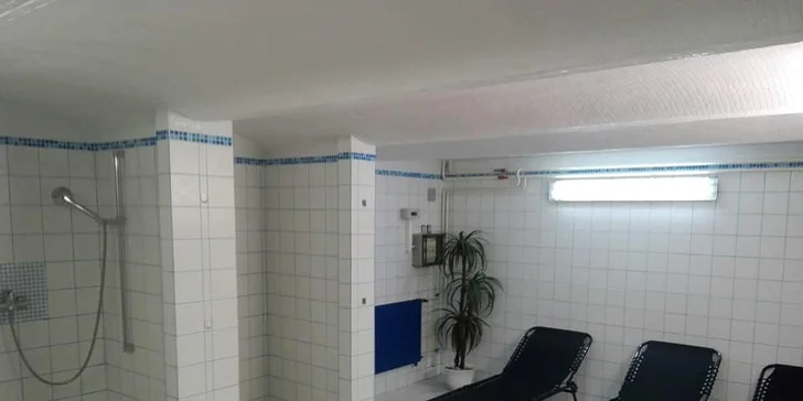 Parádní relax: Privátní sauna pro 8 osob s možností občerstvení a lahví sektu