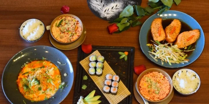 Vietnamsko-thajské menu pro 2 osoby: sushi, polévka, losos, kari i dezert