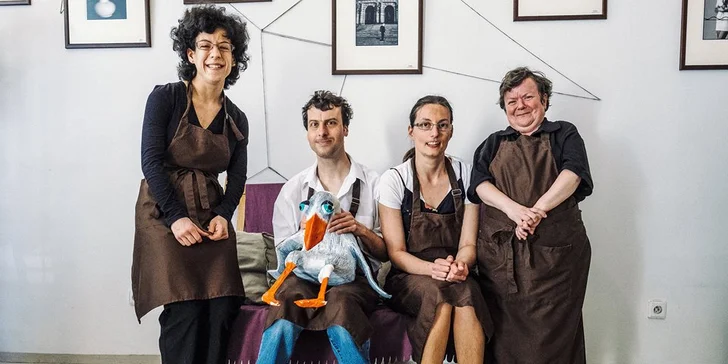 Káva nebo čaj s dezertem podle výběru: mrkvový, čokoládový i borůvkový