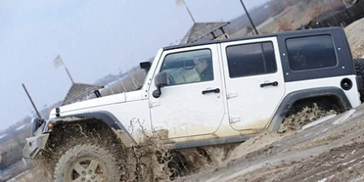 Jen 1350 Kč za volantem brutálního Jeep Wrangler Rubicon - 30 minut