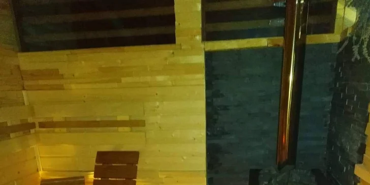 Buďte pár dní jen spolu: romantický pobyt v luxusní chatě se saunou a krbem