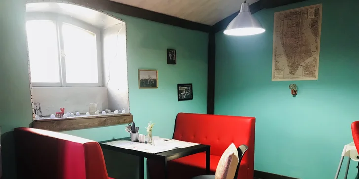 Hovězí burger s vajíčkem, domácí hranolky a bylinková majonéza pro jednoho
